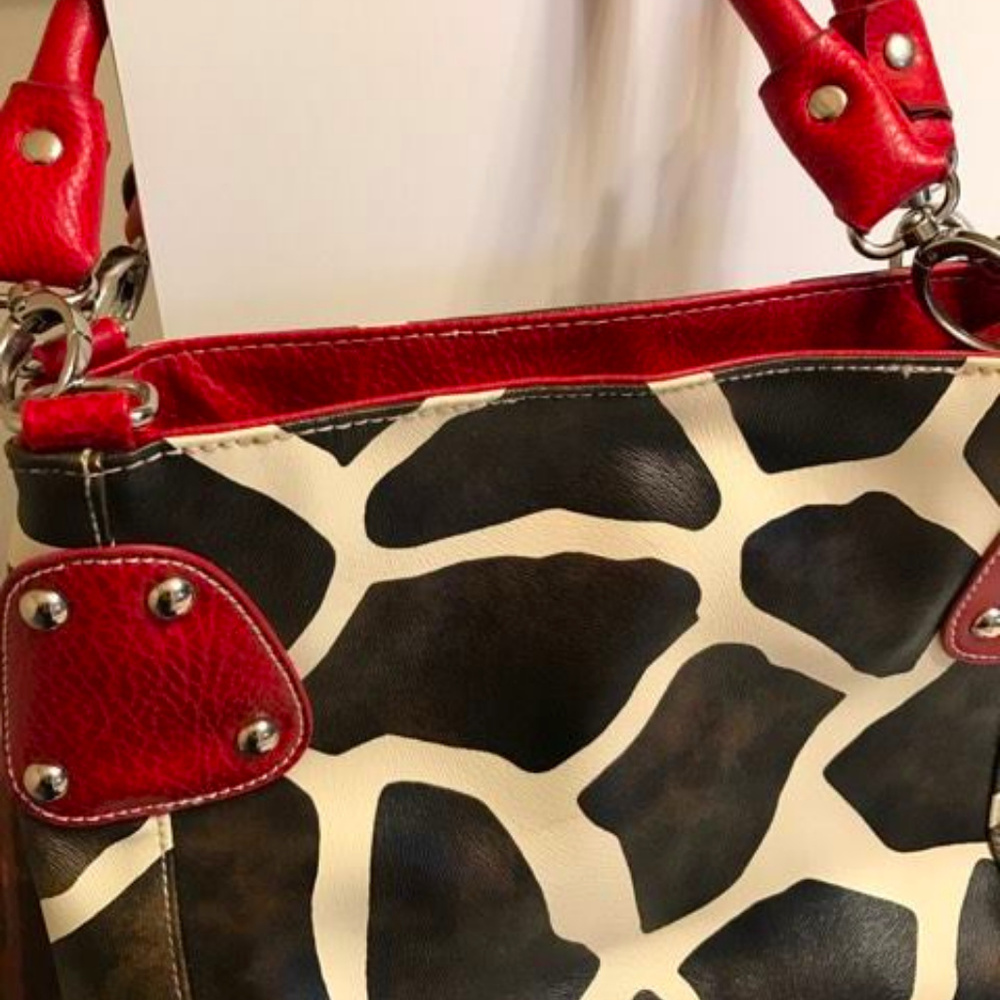 Brand New Signature Satchel/Purse - Picture 4 of 5